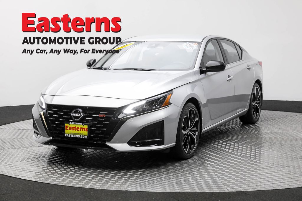 2023 Nissan Altima 2.5 SR FWD