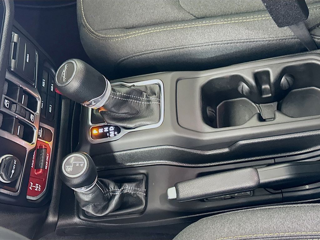 Thumbnail: 2024 Jeep Gladiator - 16