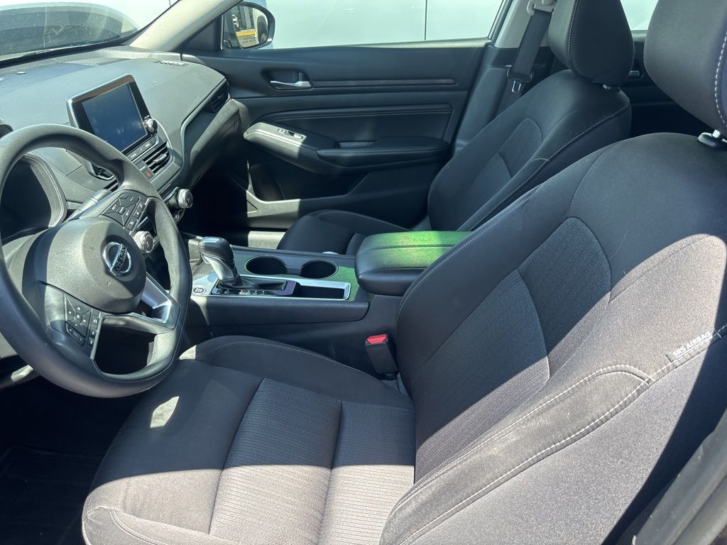 Thumbnail: 2019 Nissan Altima - 9