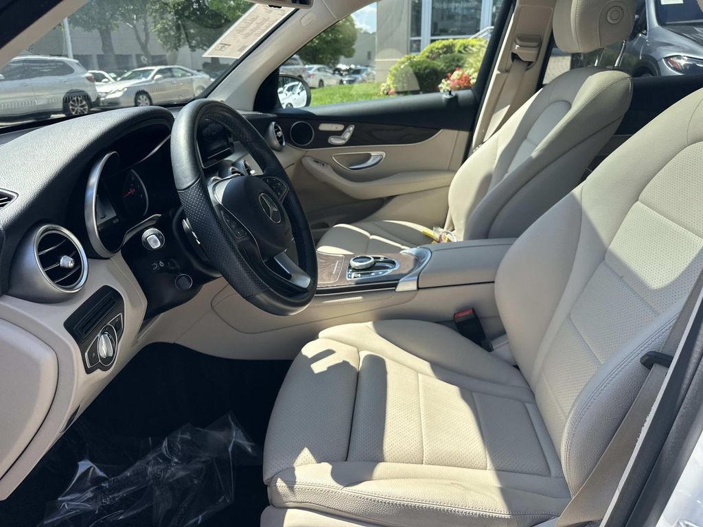 Thumbnail: 2019 Mercedes-Benz GLC - 15