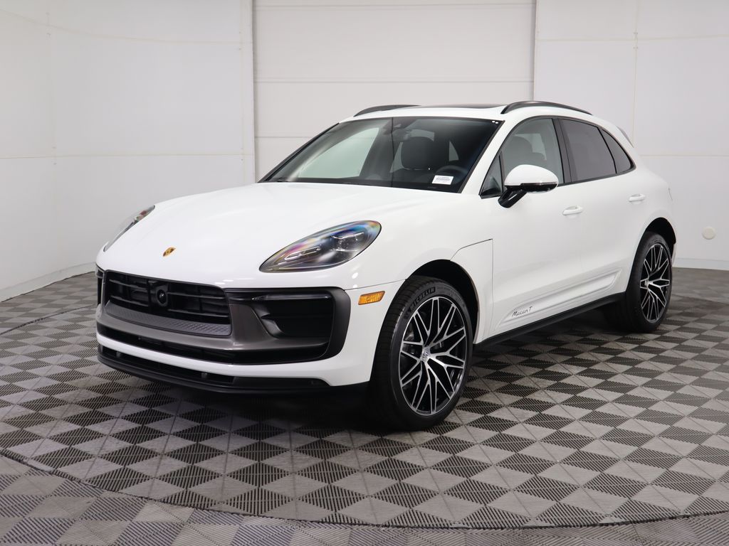 Thumbnail: 2025 Porsche Macan - 1