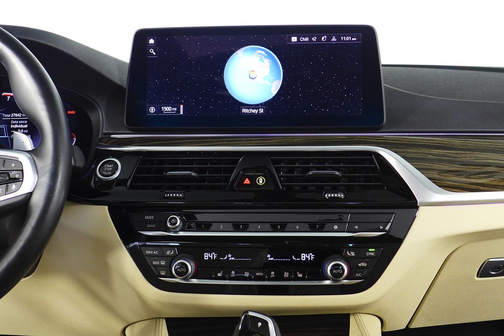 Thumbnail: 2022 BMW 5 Series - 26