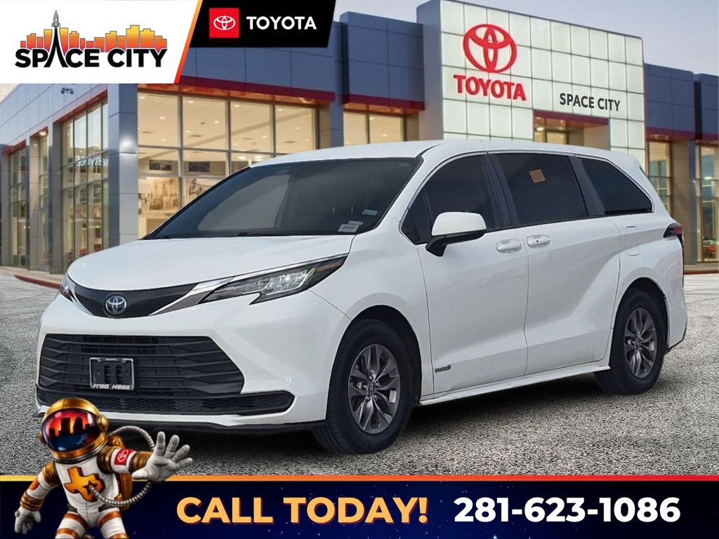 2021 Toyota Sienna LE 8-Passenger FWD