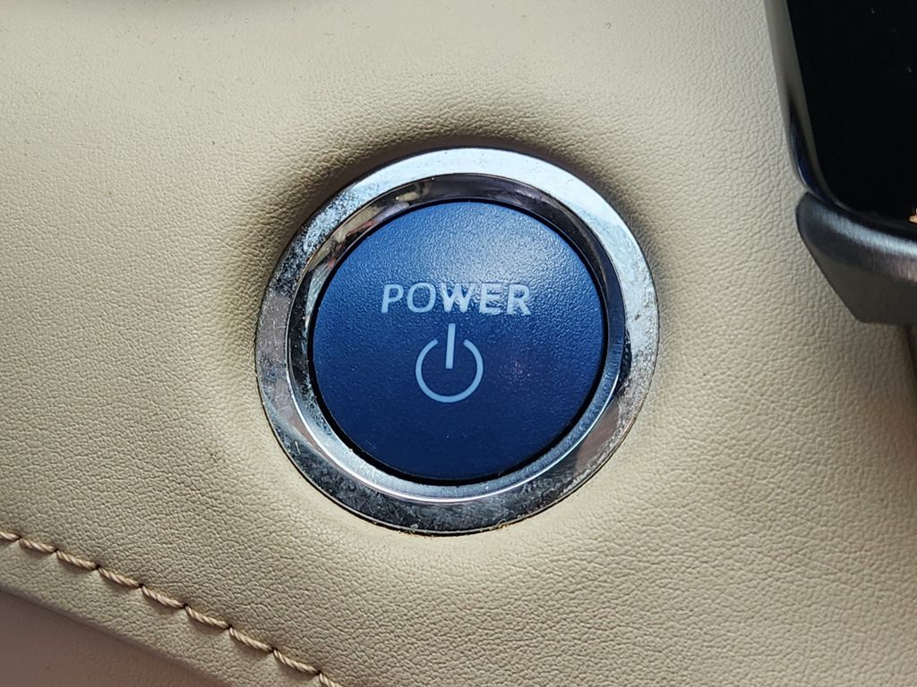2022 Toyota Highlander Hybrid XLE Beige at Toyota of Victoria