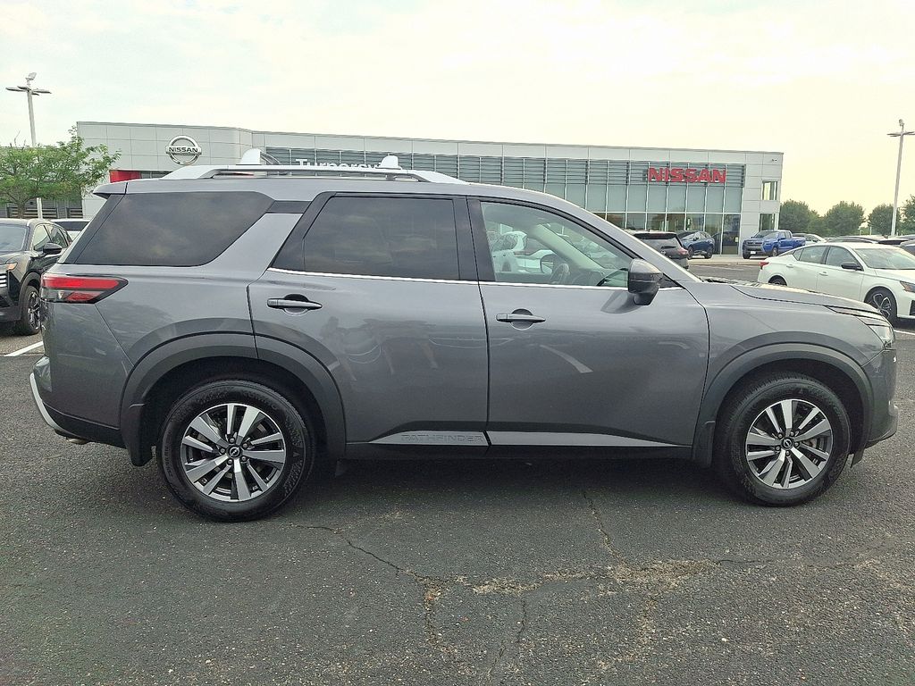 Thumbnail: 2024 Nissan Pathfinder - 7