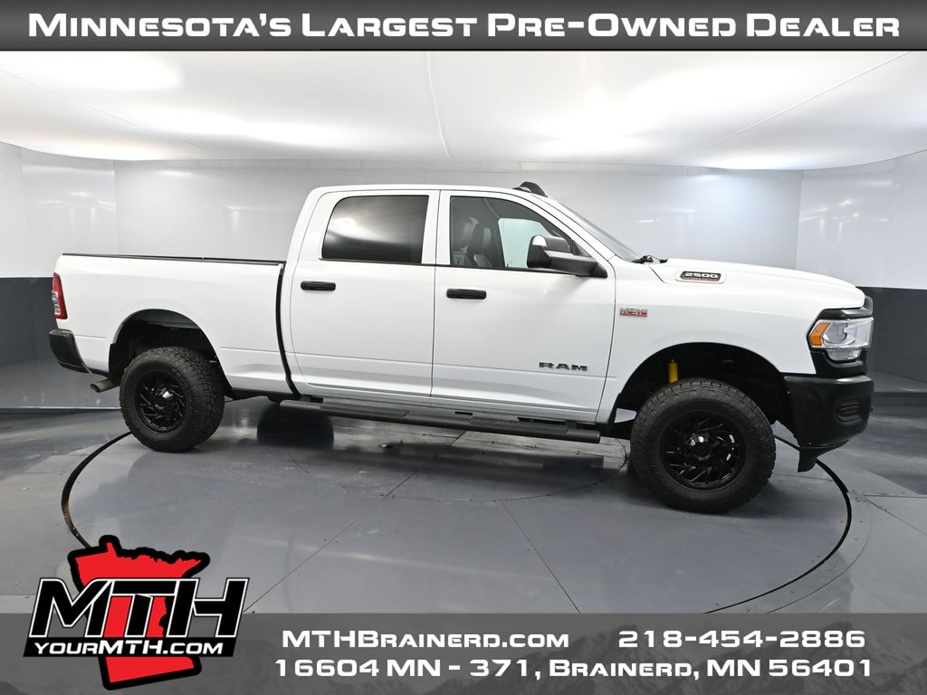 Bright White Clearcoat 2022 RAM 2500 Tradesman Crew Cab 4WD Pickup Truck Four-Wheel Drive 8-Speed Automatic