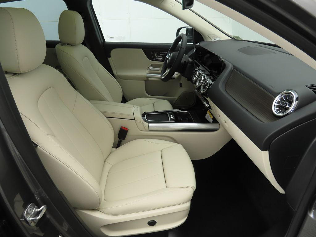 Thumbnail: 2026 Mercedes-Benz GLA - 20