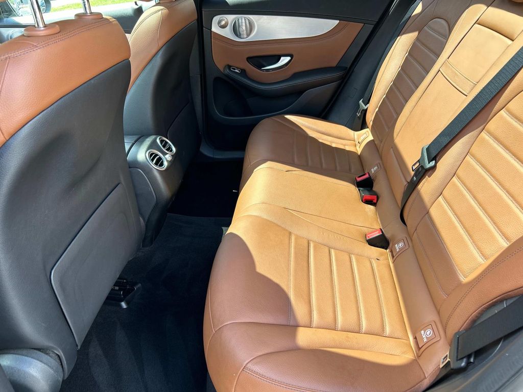Thumbnail: 2019 Mercedes-Benz GLC - 30