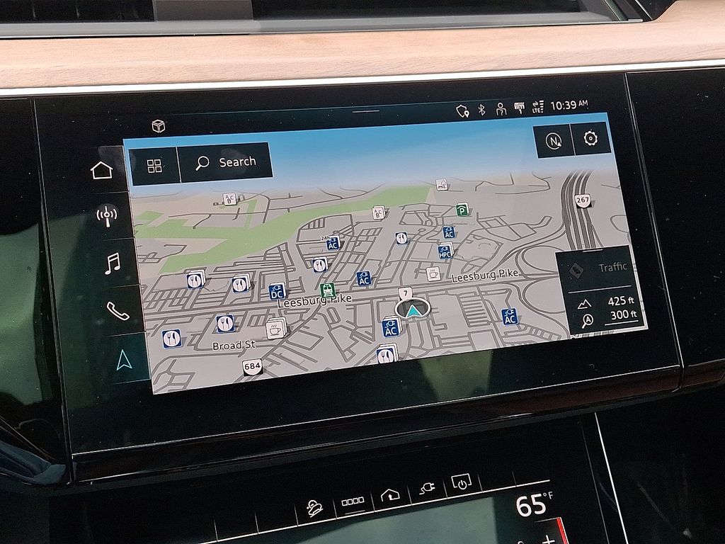 Thumbnail: 2024 Audi Q8 e-tron - 17
