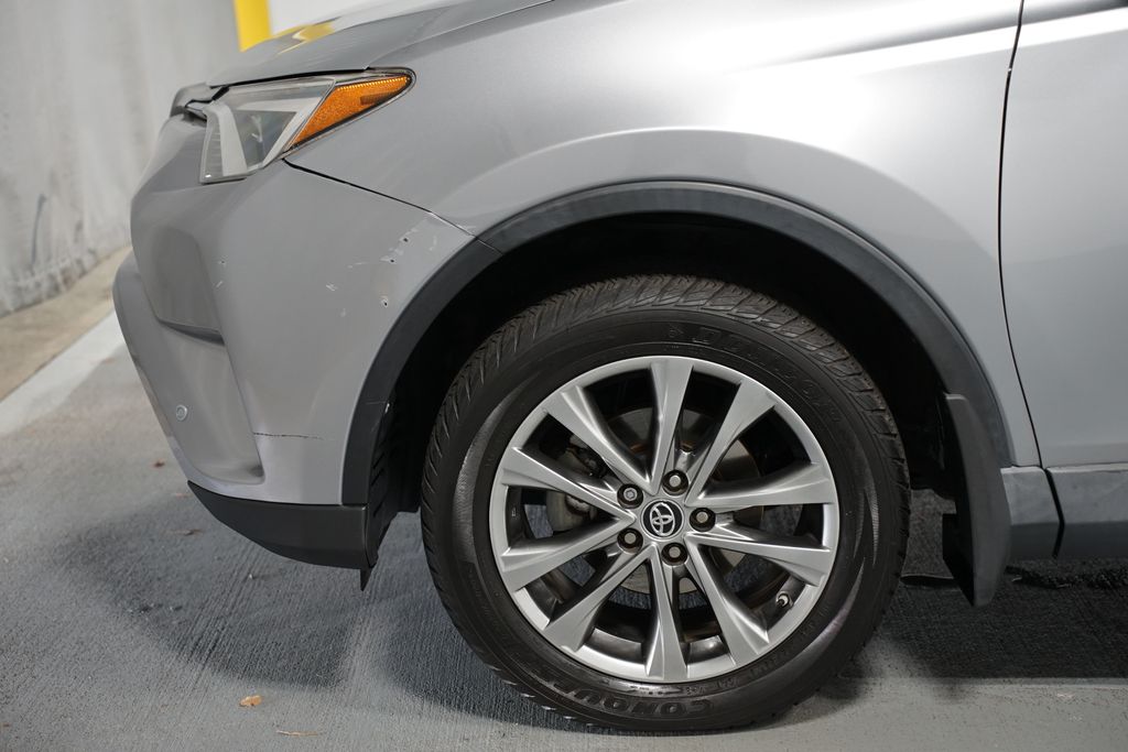 Thumbnail: 2017 Toyota RAV4 - 5