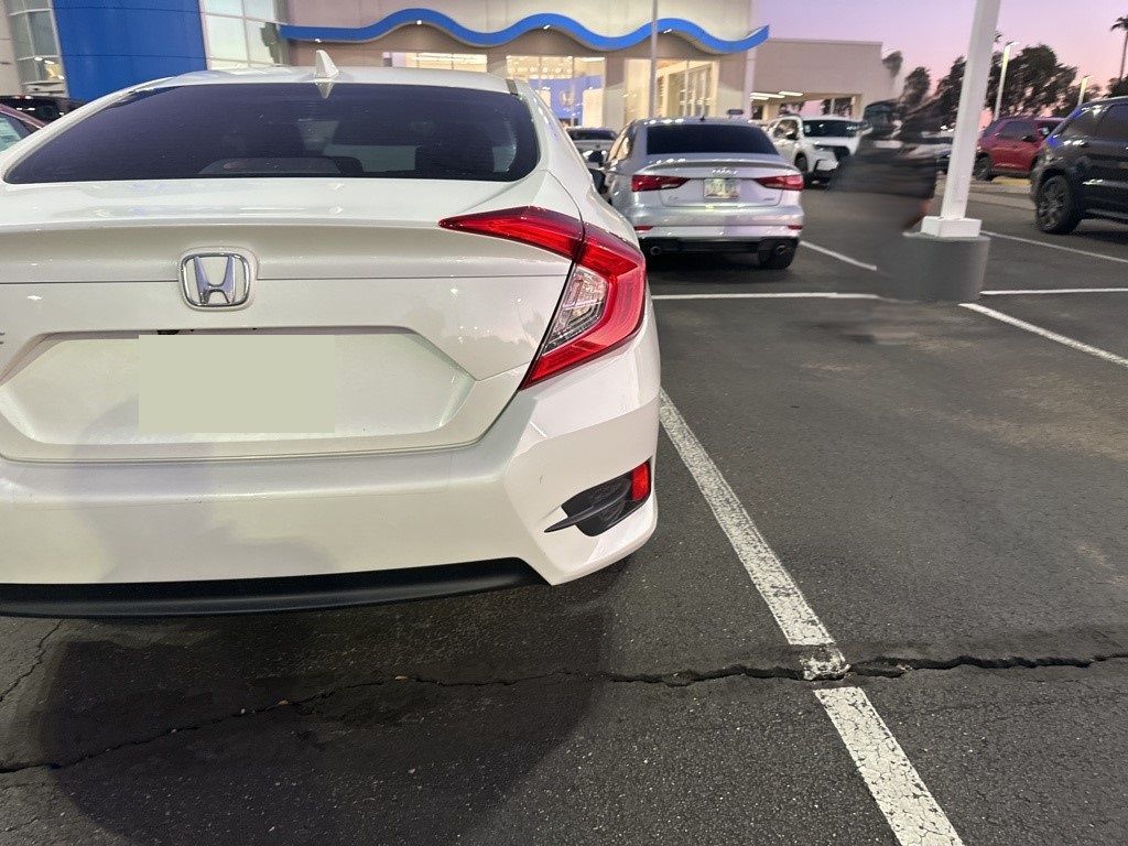 Thumbnail: 2017 Honda Civic - 5