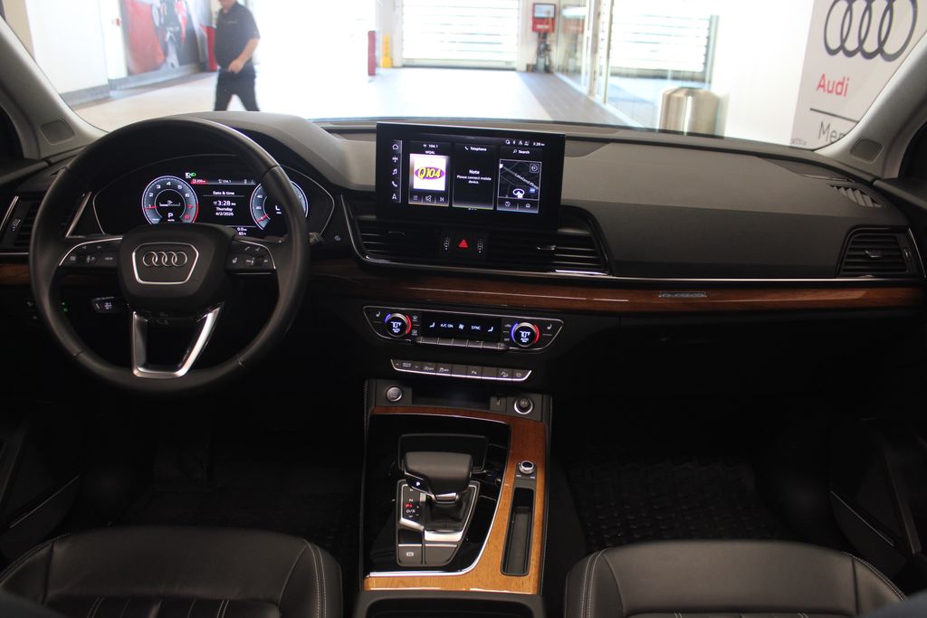 Thumbnail: 2023 Audi Q5 - 10
