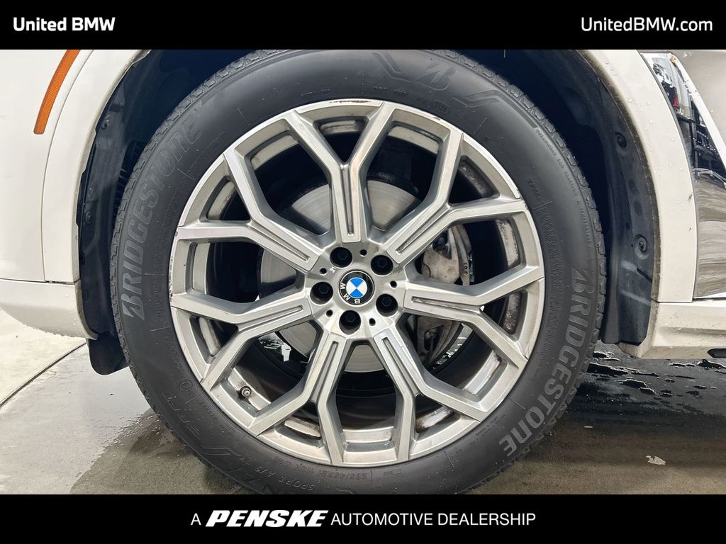 Thumbnail: 2019 BMW X7 - 10