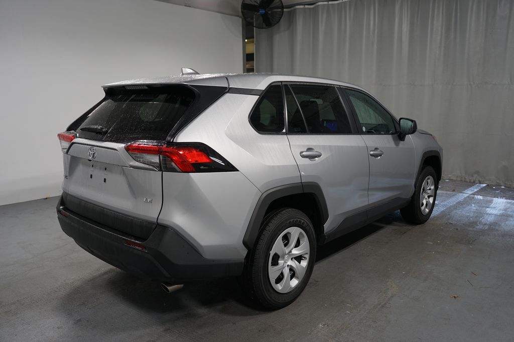 2024 Toyota RAV4 LE 6