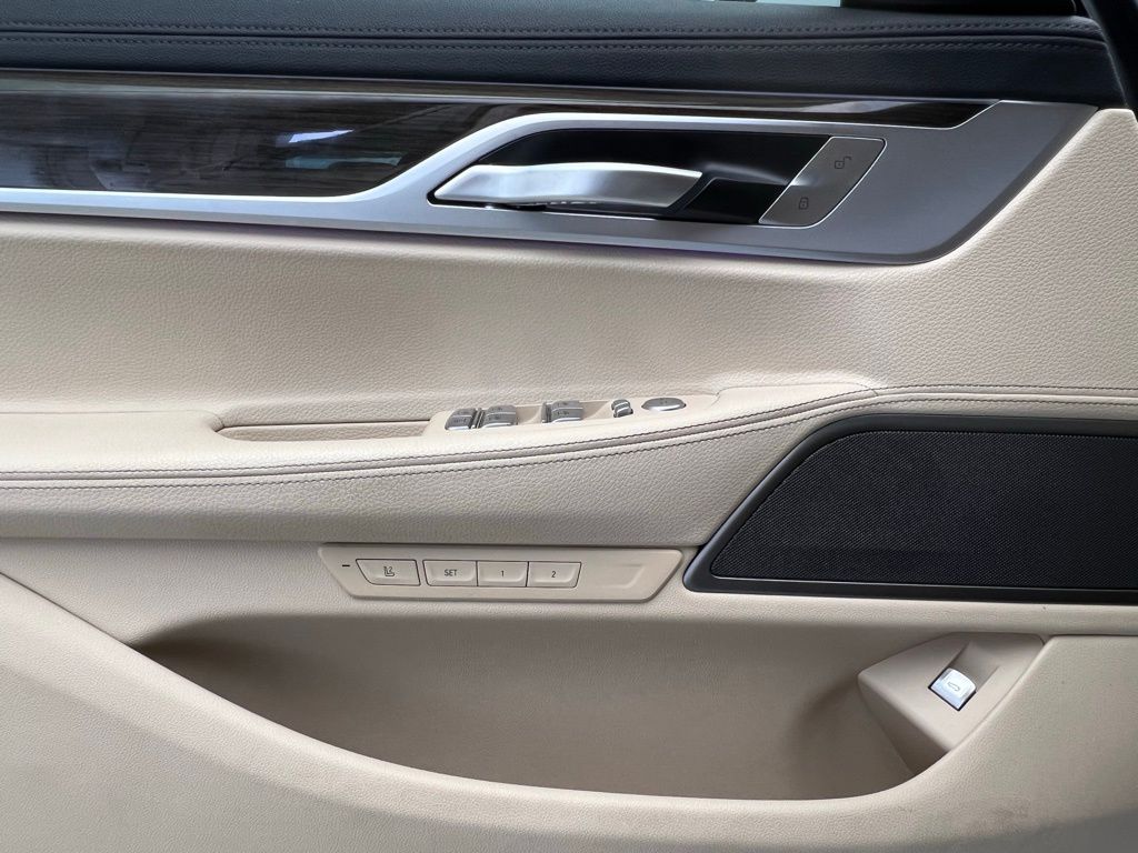 Thumbnail: 2022 BMW 7 Series - 21