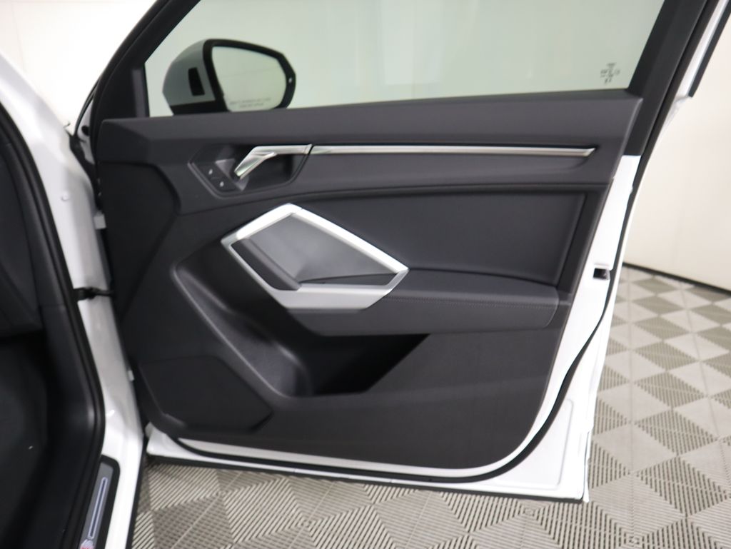 Thumbnail: 2025 Audi Q3 - 26