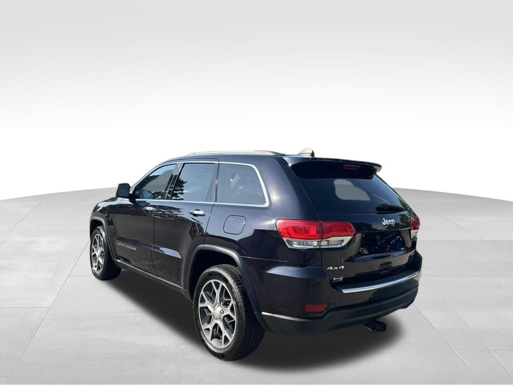 Used 2019 Red Jeep Limited image 4