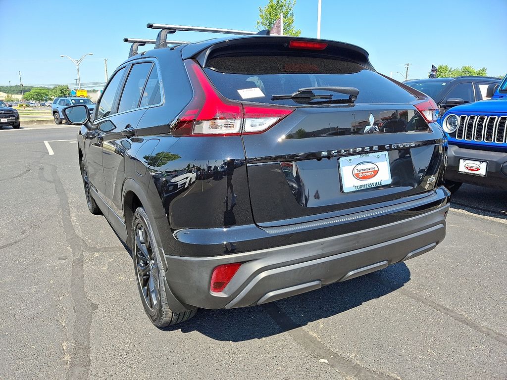 Thumbnail: 2022 Mitsubishi Eclipse Cross - 4