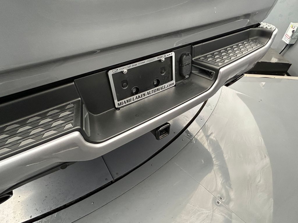 Used 2024 Billet Silver Metallic Clearcoat Ram Limited image 47
