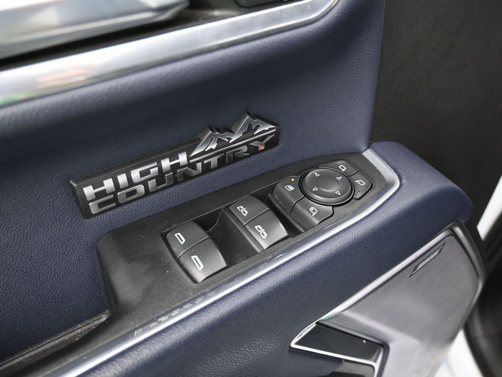 Used 2022 Iridescent Pearl Tricoat Chevrolet High Country image 19