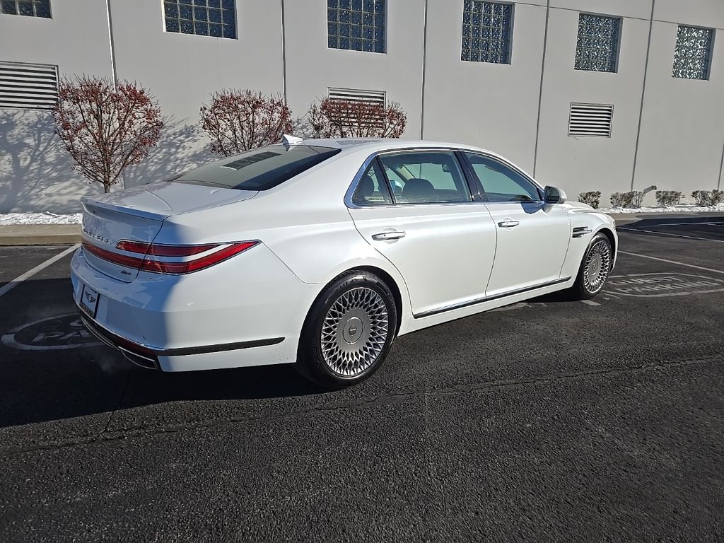 2021 Genesis G90 Premium 8