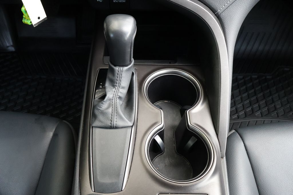 Thumbnail: 2024 Toyota Camry - 19