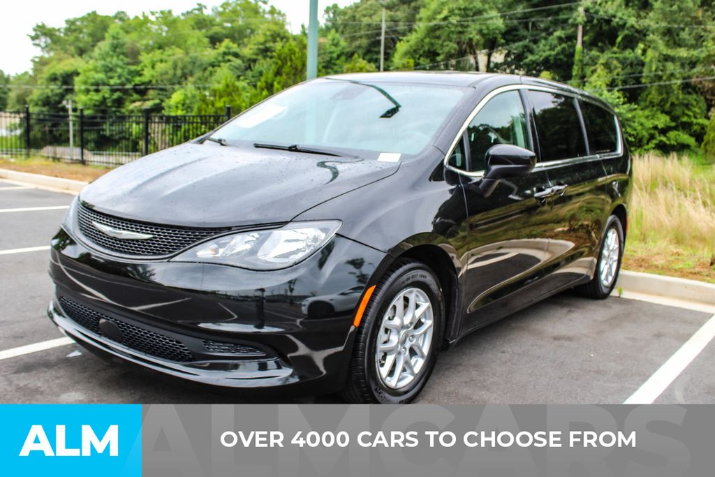Used 2023 Black Chrysler LX image 3