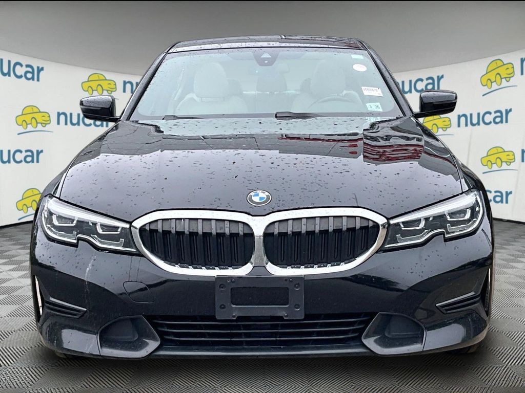 2021 BMW 3 Series — photo 2