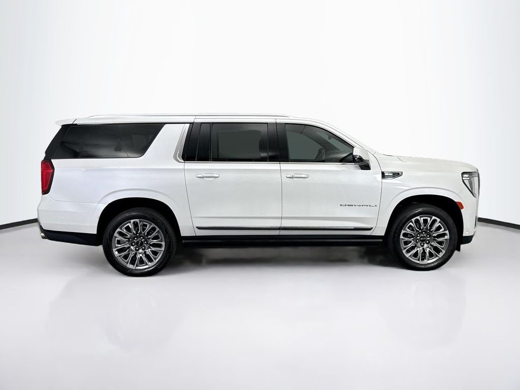 Thumbnail: 2023 GMC Yukon XL - 4