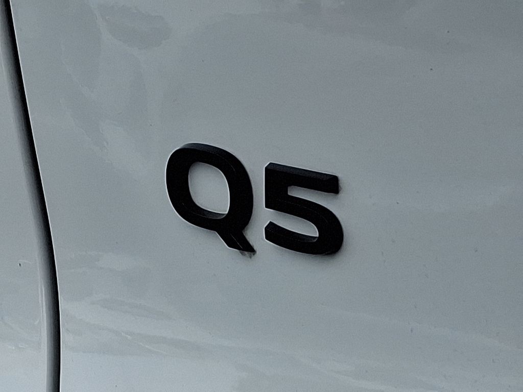 Thumbnail: 2025 Audi Q5 - 11