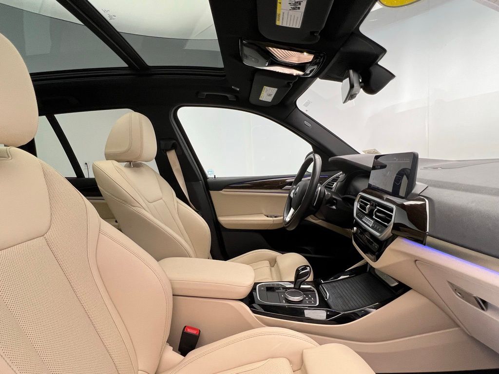 Thumbnail: 2022 BMW X3 - 6