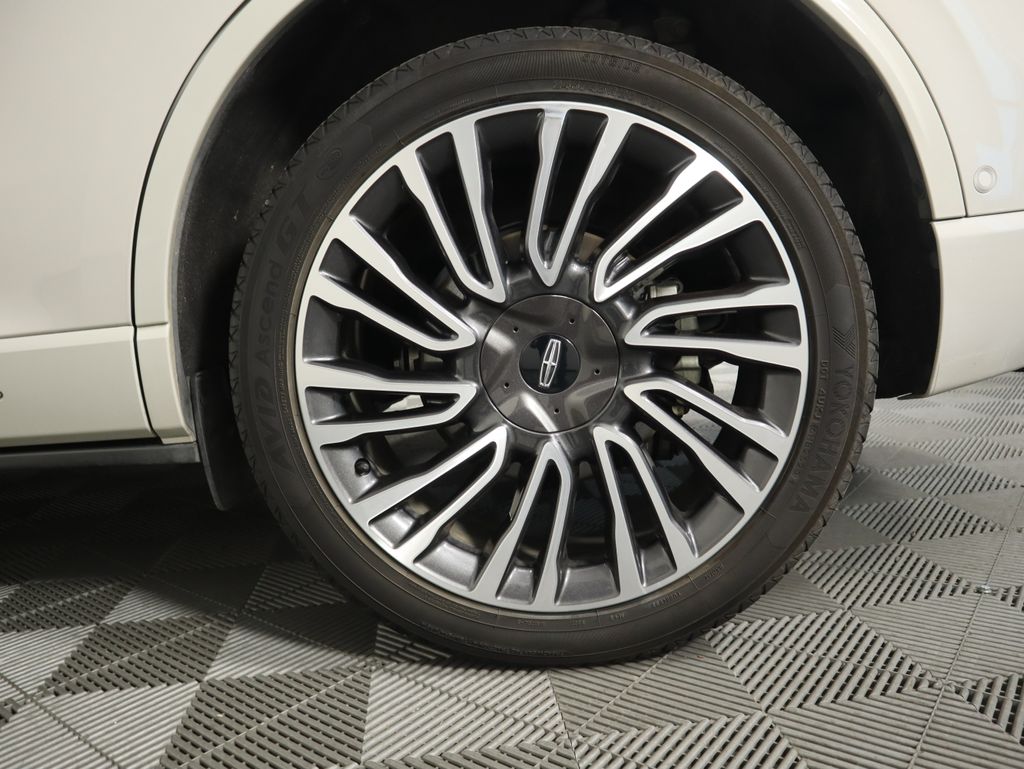 Thumbnail: 2022 Lincoln Corsair - 31