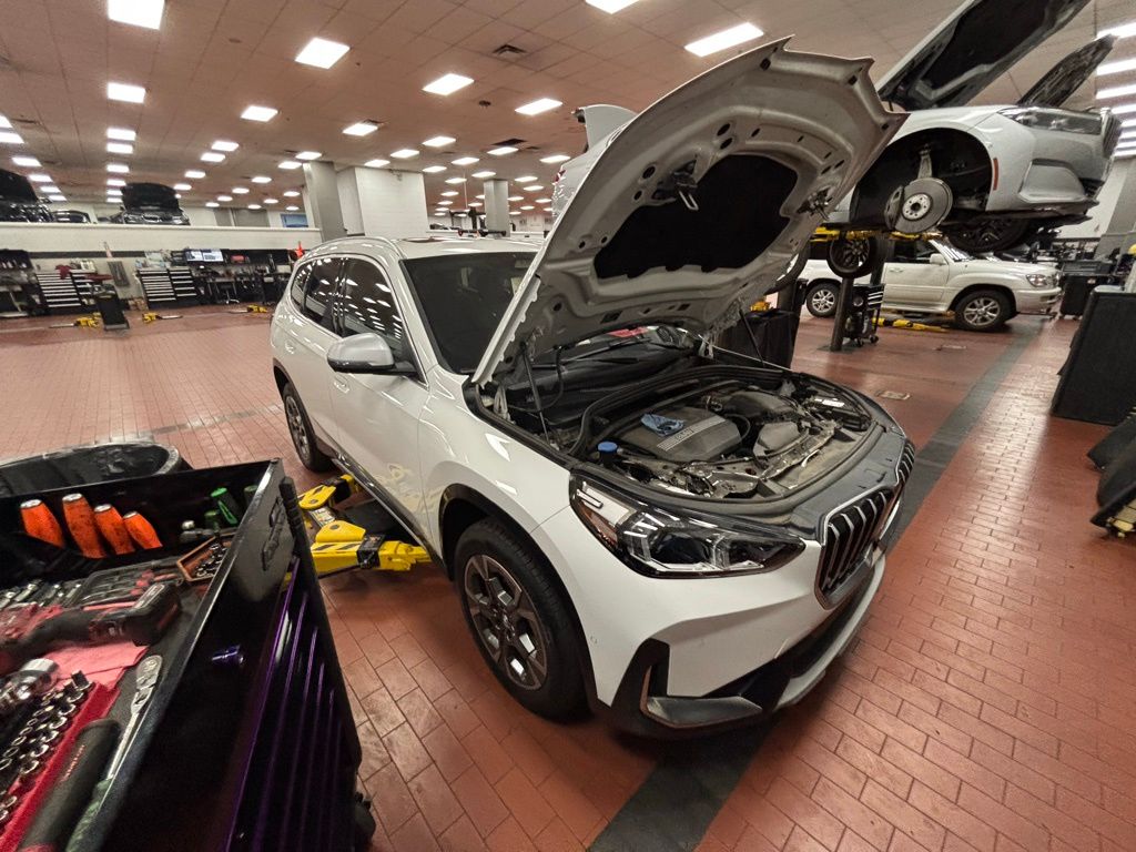 Thumbnail: 2023 BMW X1 - 2