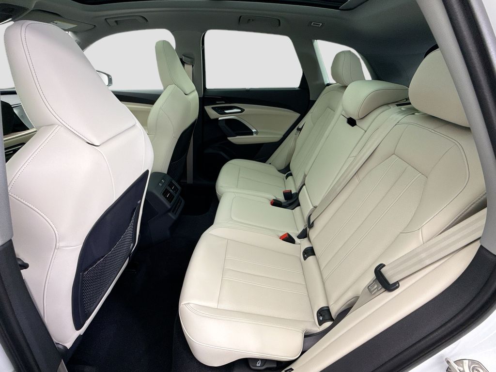 Thumbnail: 2025 Audi Q5 - 20