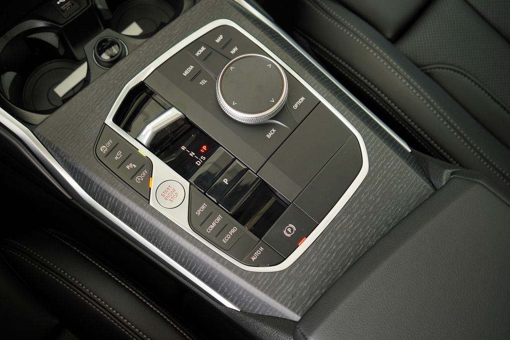 Thumbnail: 2026 BMW 3 Series - 19