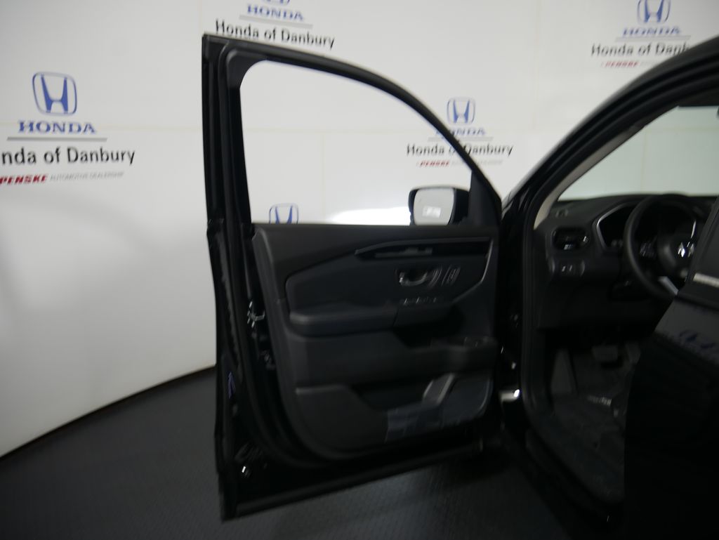 Thumbnail: 2025 Honda Pilot - 13