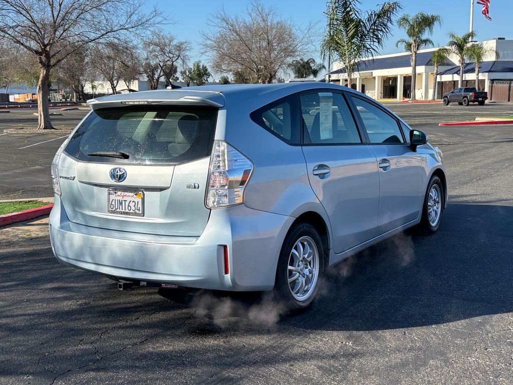 Thumbnail: 2012 Toyota Prius v - 5