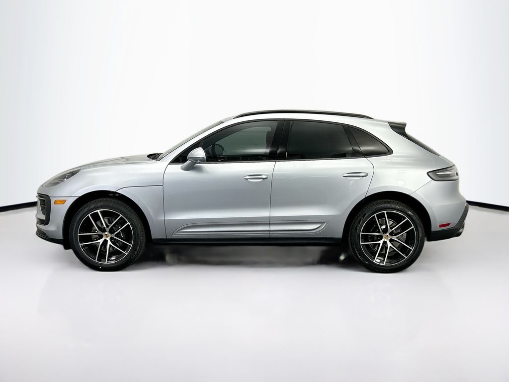 Thumbnail: 2026 Porsche Macan - 2