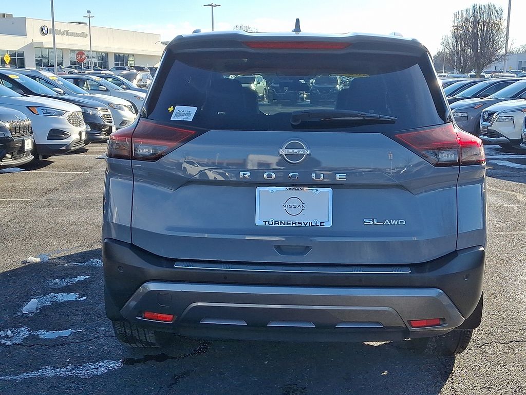 Thumbnail: 2022 Nissan Rogue - 3