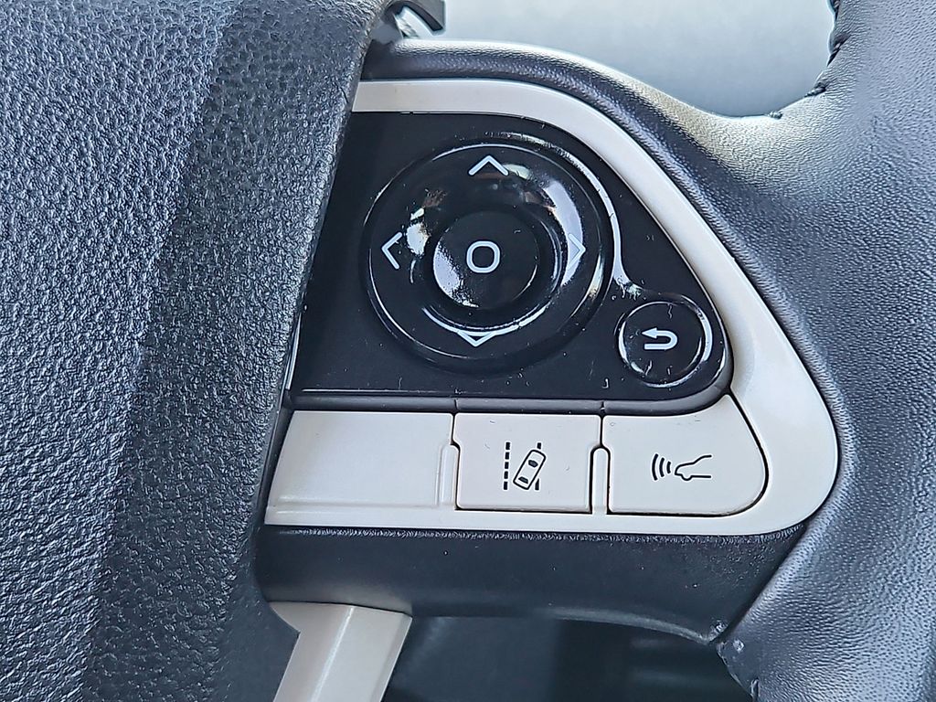 Thumbnail: 2018 Toyota Prius Prime - 24