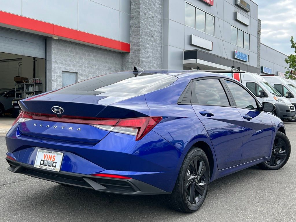2023 Hyundai Elantra SEL photo