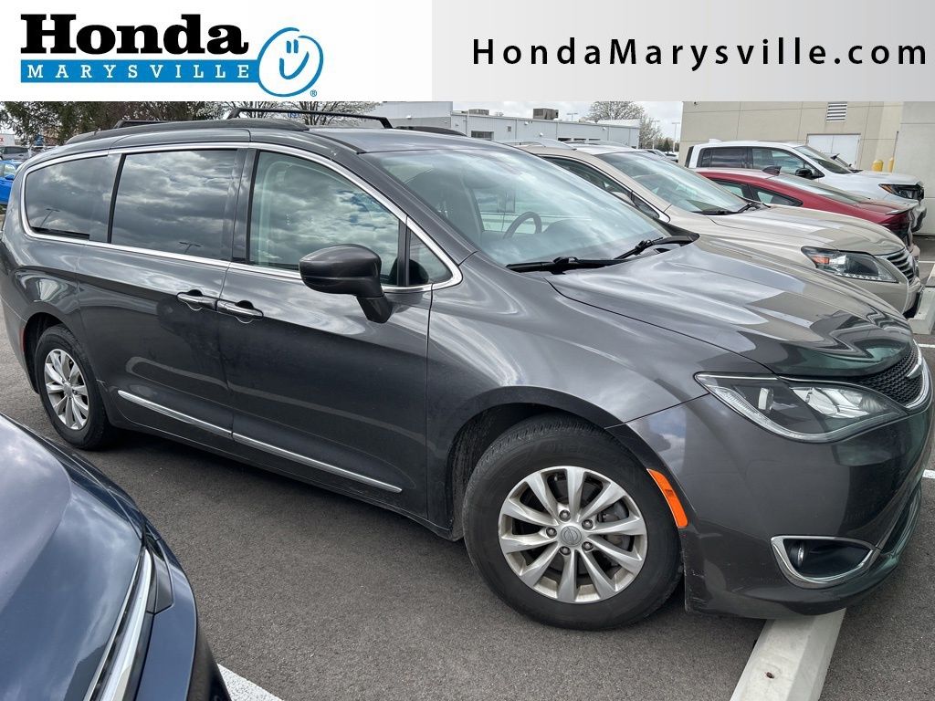 Gray (Granite Crystal Metallic Clearcoat) 2017 Chrysler Pacifica Touring L FWD Minivan Front-Wheel Drive 9-Speed Automatic