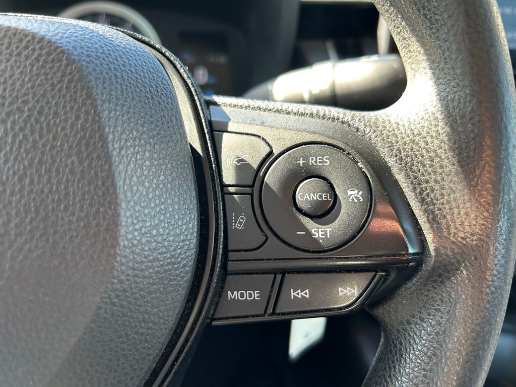 Thumbnail: 2022 Toyota Corolla - 17