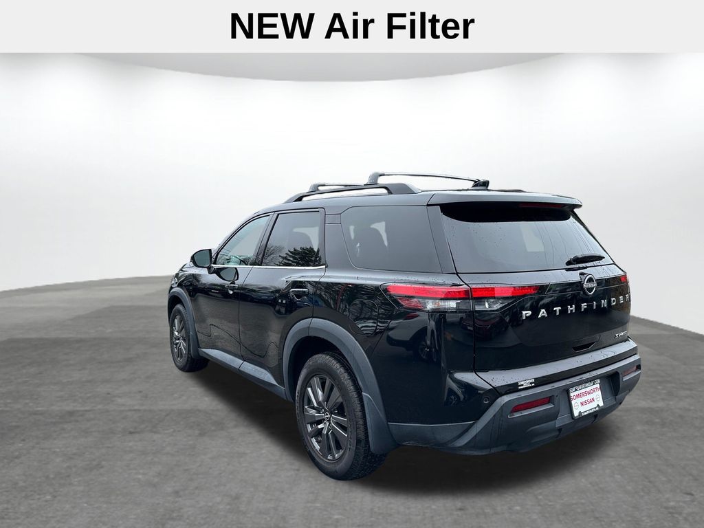 View vehicle photo 7