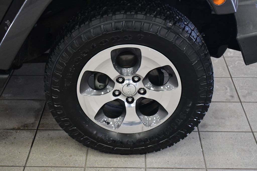 Thumbnail: 2017 Jeep Wrangler - 9