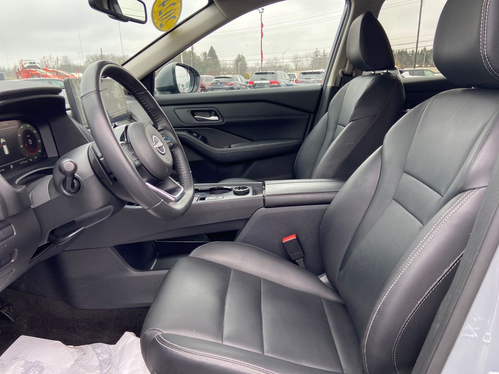 2024 Nissan Rogue SL - 10
