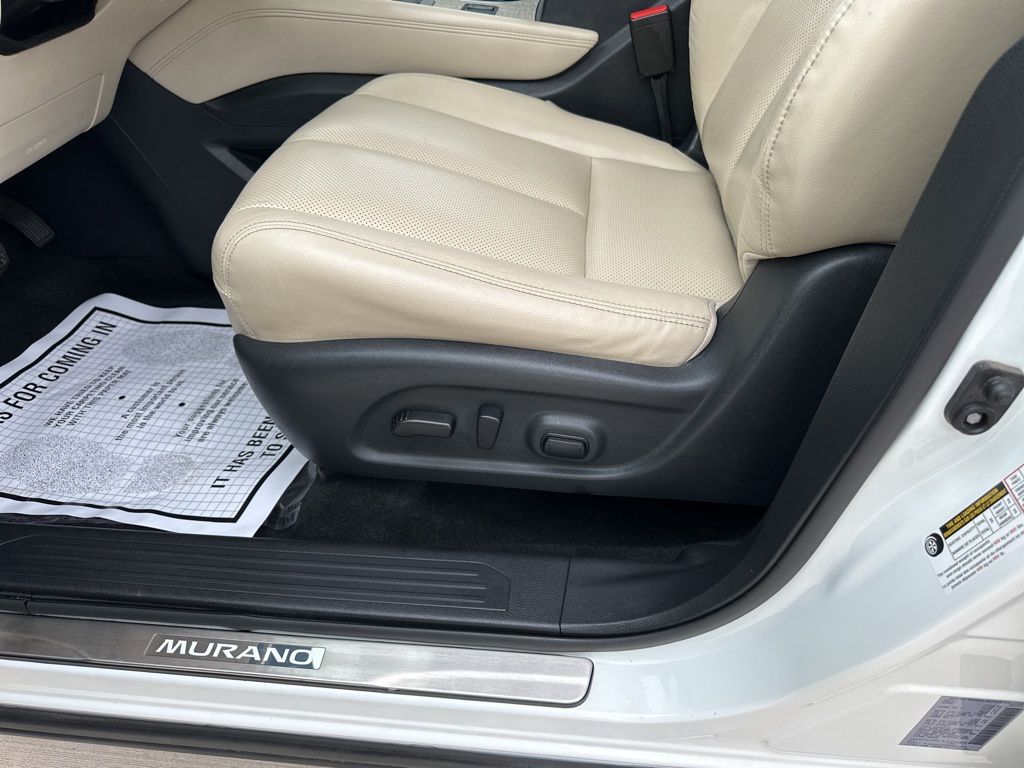 2023 Pearl White Tricoat Nissan Murano SL FWD SUV