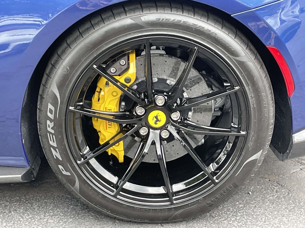 2022 Ferrari 812 GTS - 11