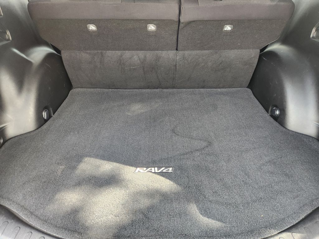 2016 Toyota RAV4 XLE White at Baytown Hyundai