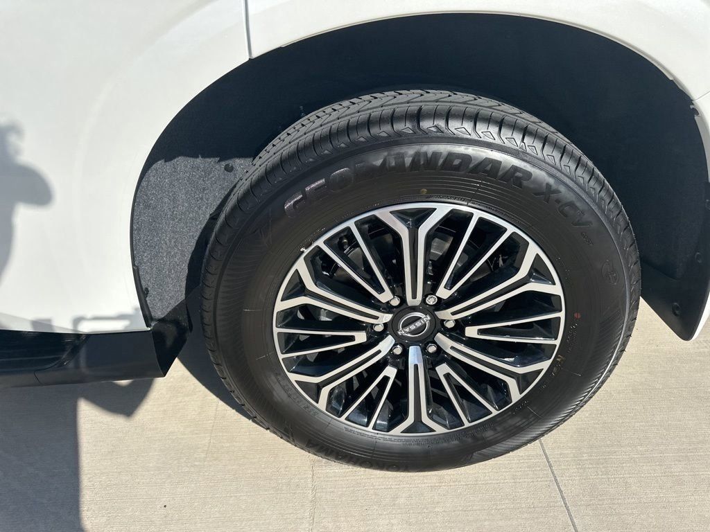 2025 Aspen White Tricoat Nissan Armada SL RWD SUV